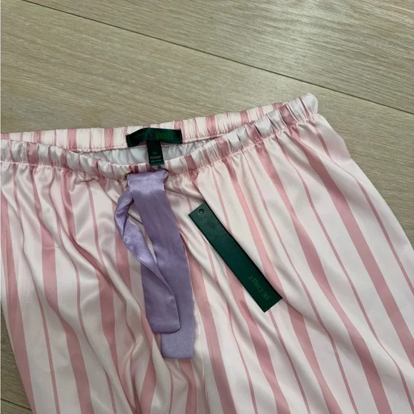 Wicked Glinda Pajama Set - Picture 7 of 8